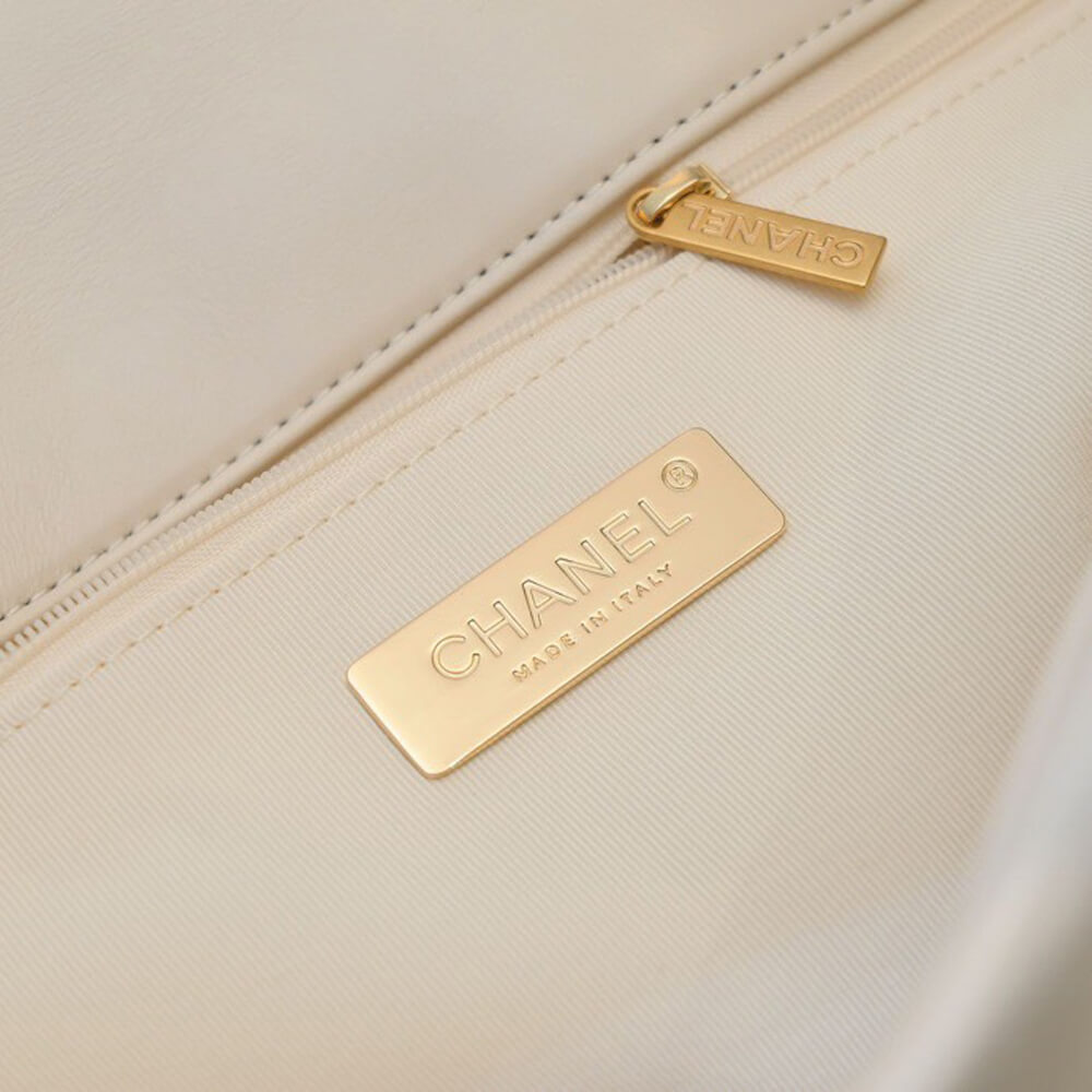 CHANEL 19 MAXI HANDBAG  (high-end grade)