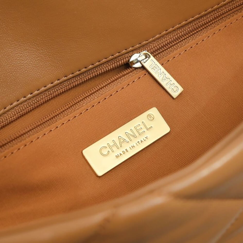 CHANEL 19 MAXI HANDBAG  (high-end grade)