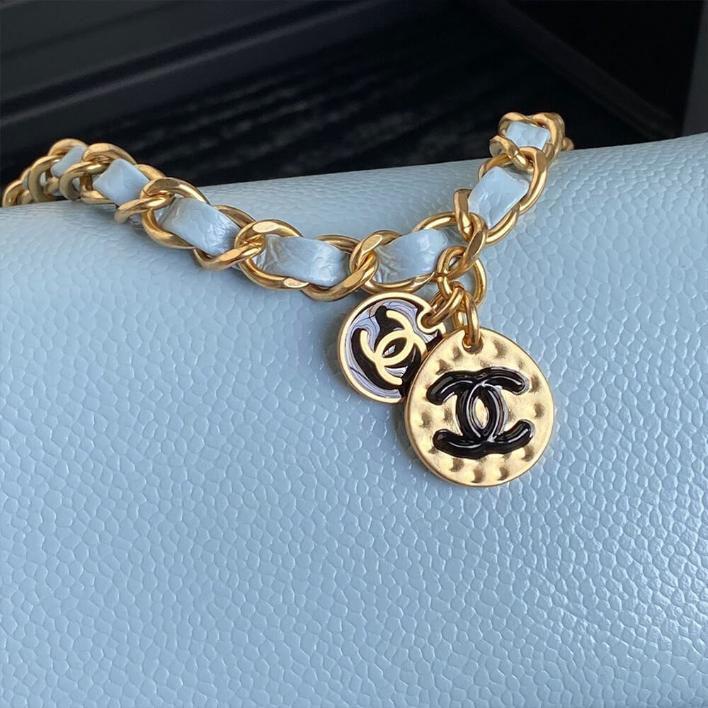 CHANEL MINI FLAP BAG     (high-end grade)