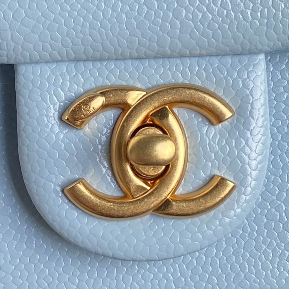 CHANEL MINI FLAP BAG     (high-end grade)