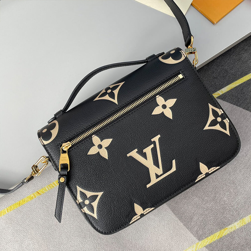LV Pochette Metis