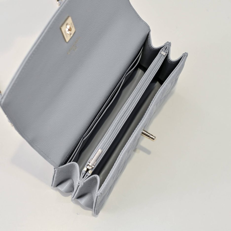 CHANEL Chain Clutch