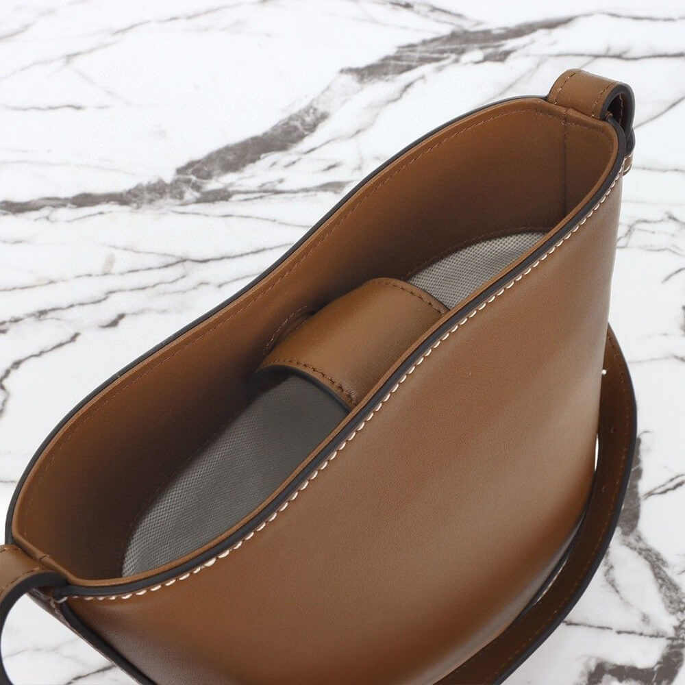 G*u*i 73 mini bucket bag