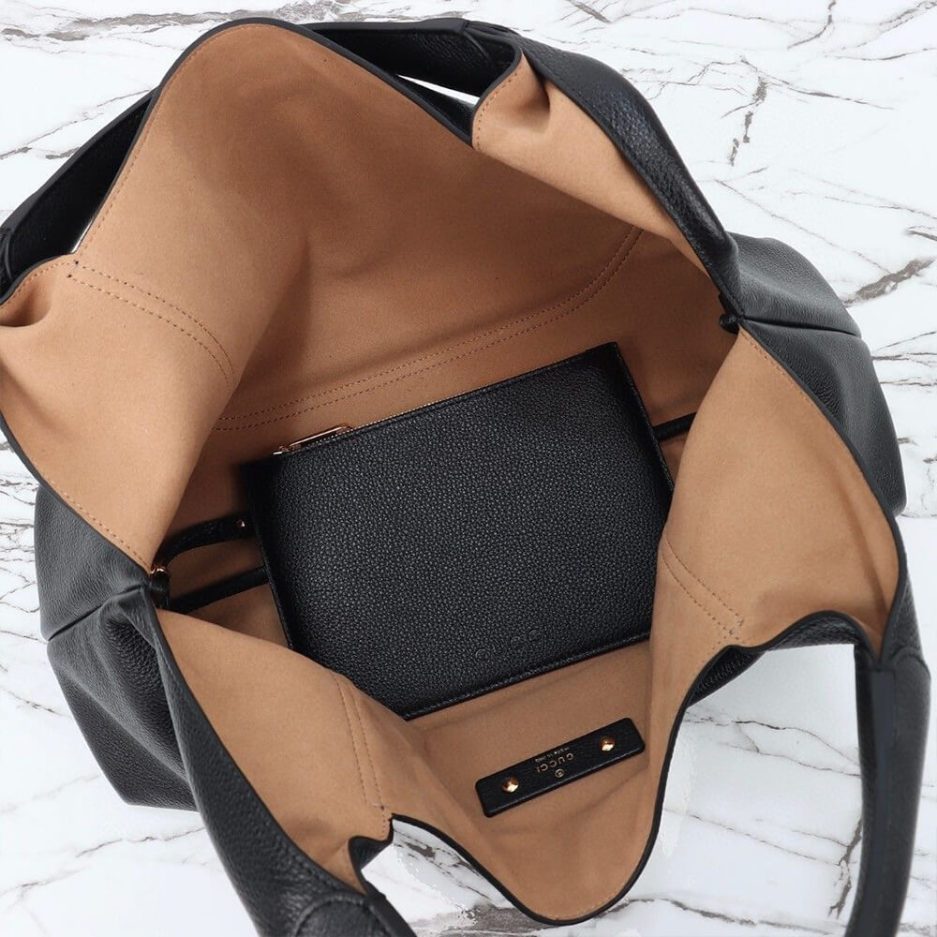 G*u*i softbit maxi shoulder bag